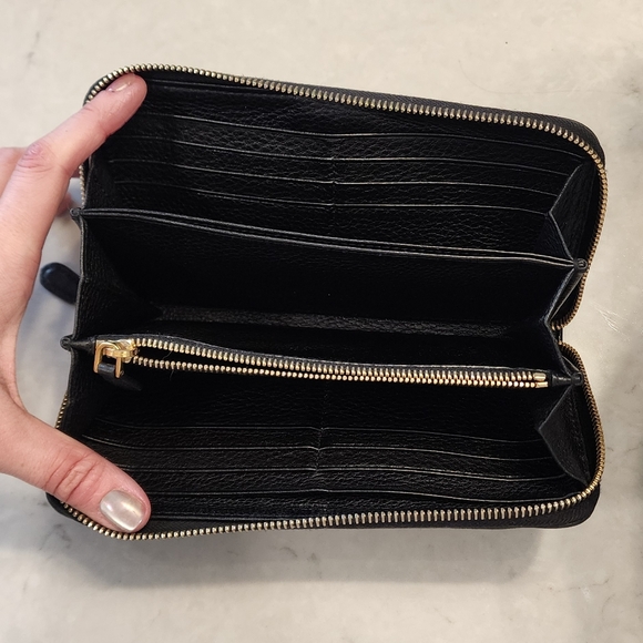 EUC Long Black Prada Saffiano Zipper Wallet w/ 12 card slots & fits phone! - Picture 6 of 12